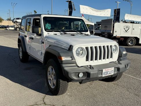 Used 2018 Jeep Wrangler Unlimited Sport S image 3