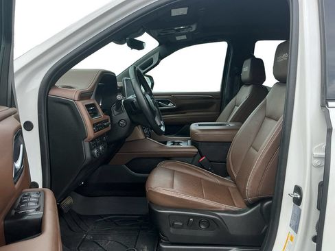 Used 2024 Chevrolet Tahoe High Country AWD/4WD image 14