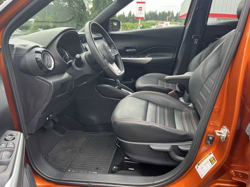 Used 2020 Nissan Kicks SR w/ SR Premium Package FWD image 10