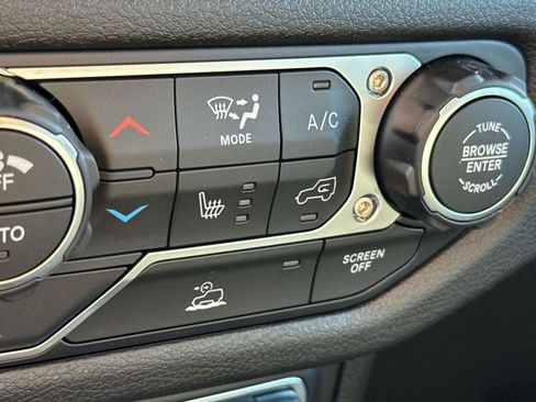 New 2025 Jeep Gladiator Sport image 37