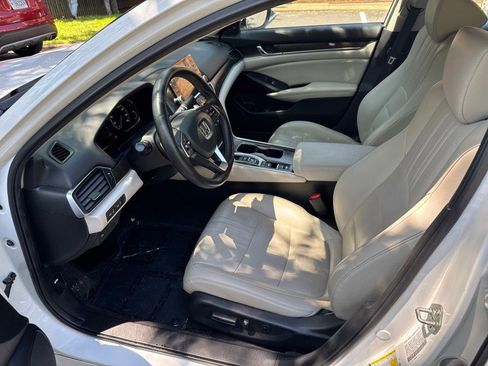 Used 2019 Honda Accord Touring image 14