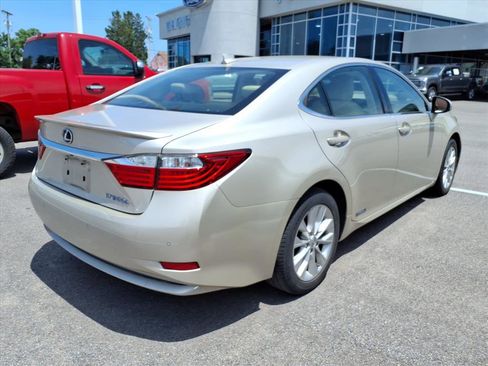 Used 2013 Lexus ES 300h FWD image 4
