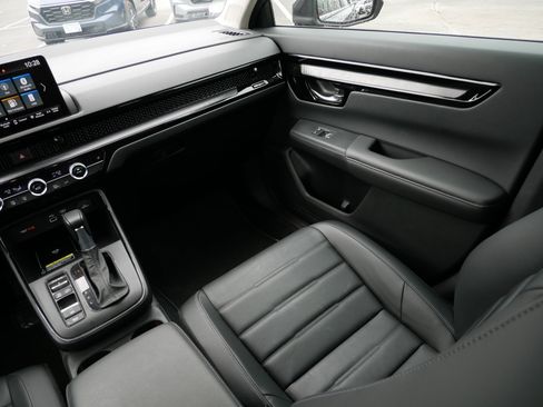 Used 2025 Honda CR-V EX-L image 11