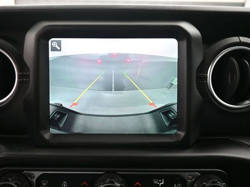 Used 2023 Jeep Gladiator Overland w/ Popular Equipment Package image 16