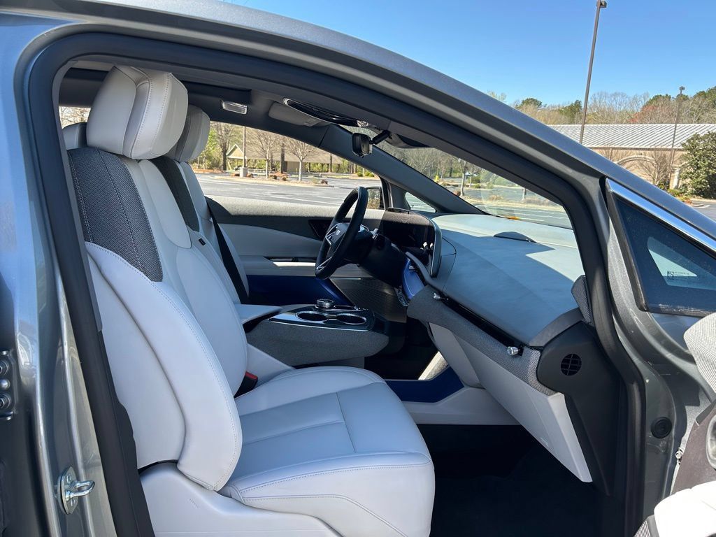 Used 2025 Cadillac Optiq Luxury 1 AWD/4WD image 57