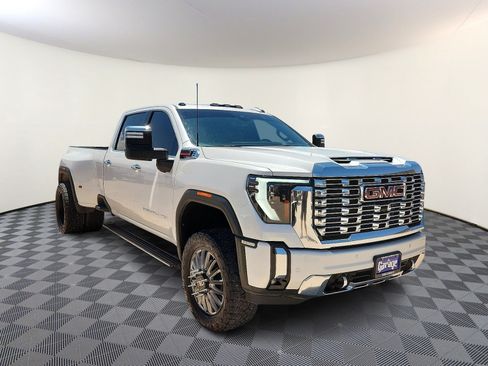 Used 2024 GMC Sierra 3500 Denali w/ Denali Reserve Package AWD/4WD image 6