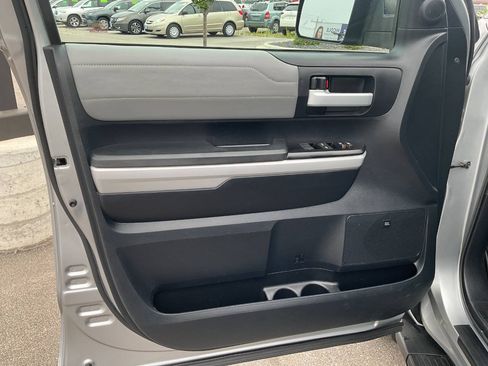 Used 2018 Toyota Tundra Limited w/ Limited Premium Package AWD/4WD image 33