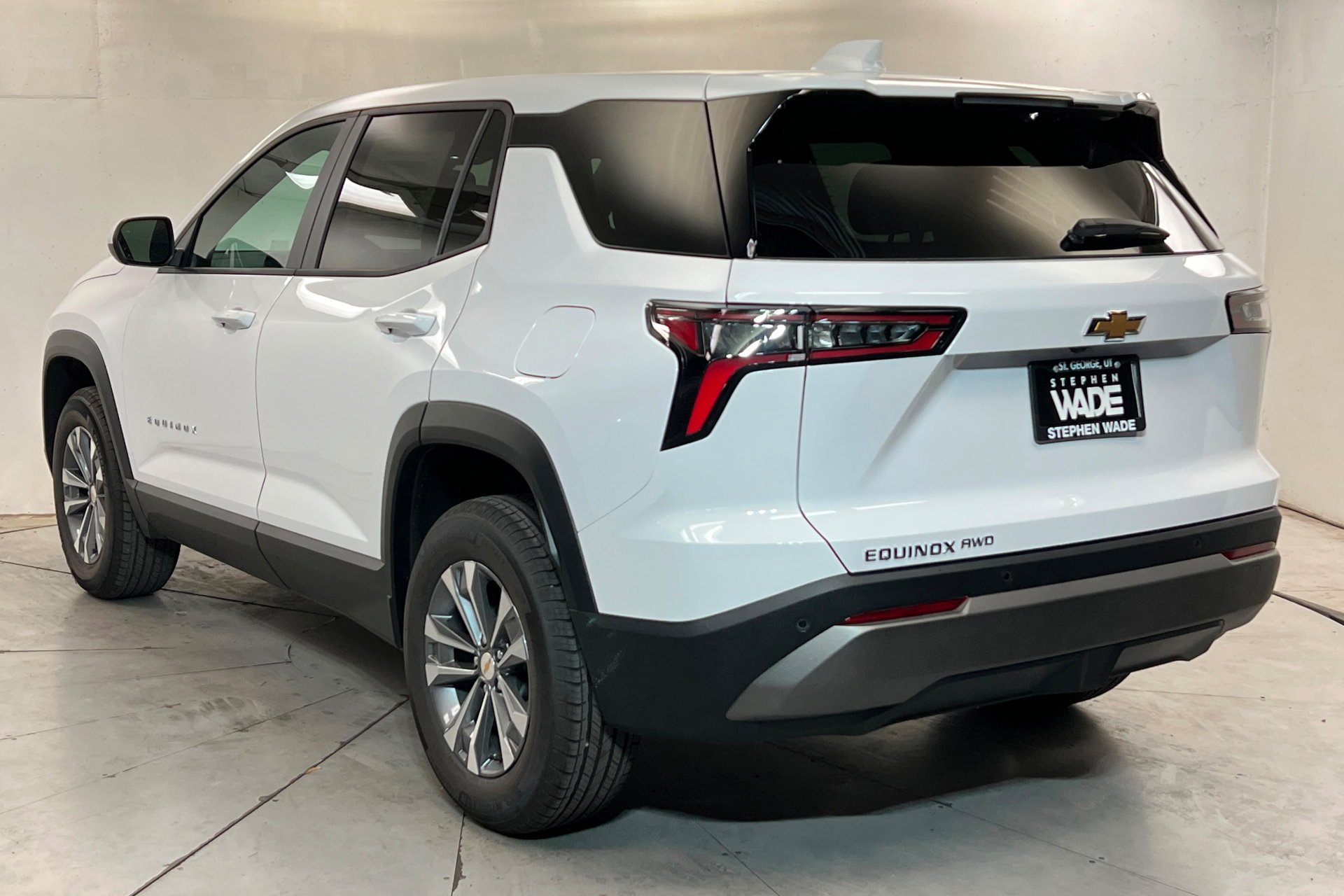 New 2027 Chevrolet Equinox LT w/ Convenience Package II AWD/4WD image 3