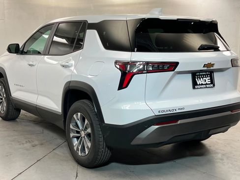 New 2027 Chevrolet Equinox LT w/ Convenience Package II AWD/4WD image 3
