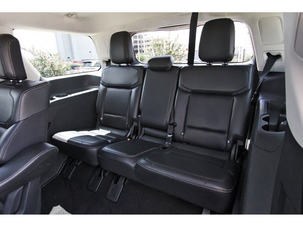 Used 2025 Ford Expedition Platinum AWD/4WD image 16