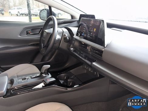 Used 2025 Toyota Prius LE image 8