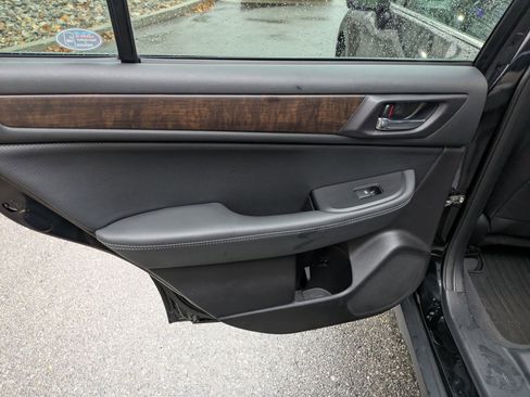 Used 2017 Subaru Outback 3.6R Limited image 30