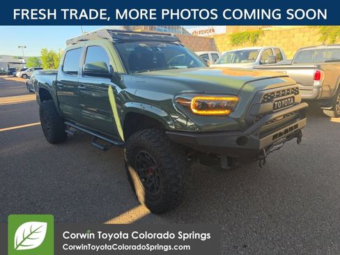 Used 2022 Toyota Tacoma TRD Off-Road w/ Technology Package AWD/4WD image 1