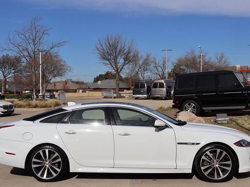 Used 2017 Jaguar XJ R-Sport image 6