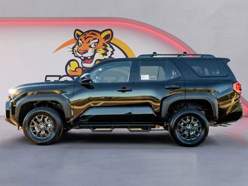 New 2026 Toyota 4Runner SR5 image 8