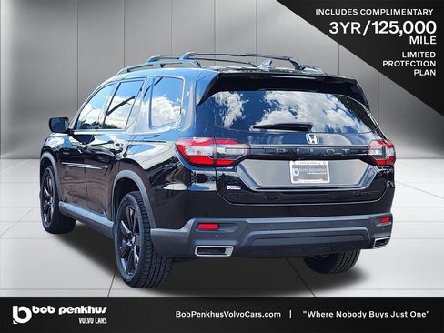 Used 2025 Honda Pilot Black Edition image 27