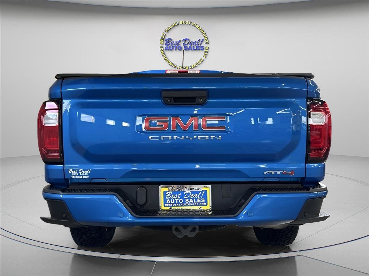 Used 2023 GMC Canyon AT4 w/ AT4 Premium Package AWD/4WD image 4