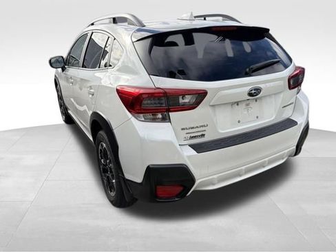 Used 2022 Subaru Crosstrek 2.0i Premium w/ Moonroof Package AWD/4WD image 4