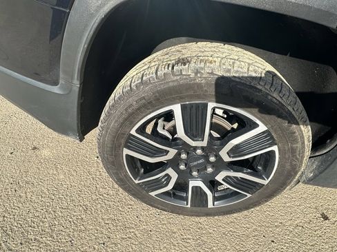 Used 2021 GMC Acadia SLT w/ Elevation Edition image 19