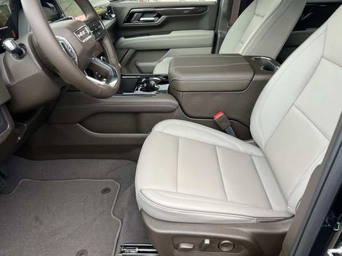 New 2026 GMC Yukon XL Elevation image 18