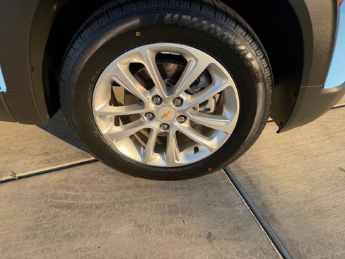 Used 2024 Chevrolet TrailBlazer LS w/ LS Convenience Package image 25