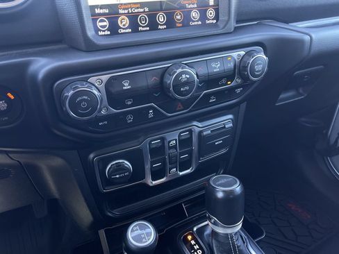Used 2022 Jeep Gladiator Overland w/ Popular Equipment Package AWD/4WD image 34