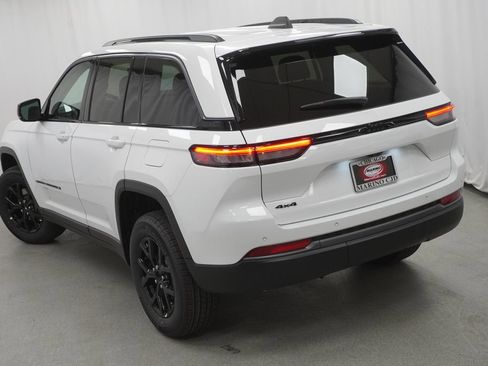 New 2026 Jeep Grand Cherokee Altitude AWD/4WD image 11