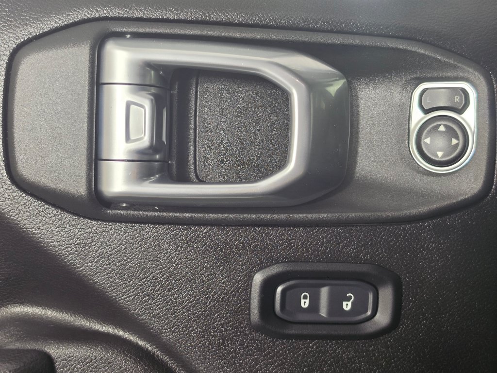 Used 2024 Jeep Wrangler Unlimited AWD/4WD image 26