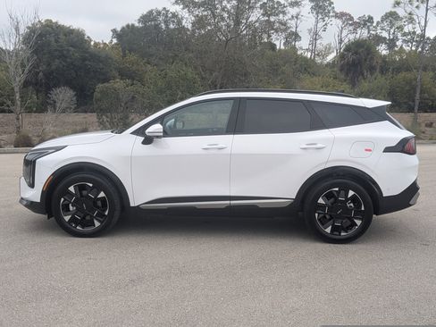 Used 2026 Kia Sportage SX image 8