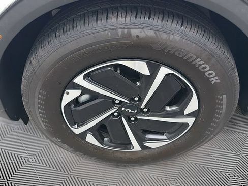 Used 2025 Kia Sportage LX FWD image 29