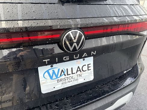 New 2026 Volkswagen Tiguan SE image 6