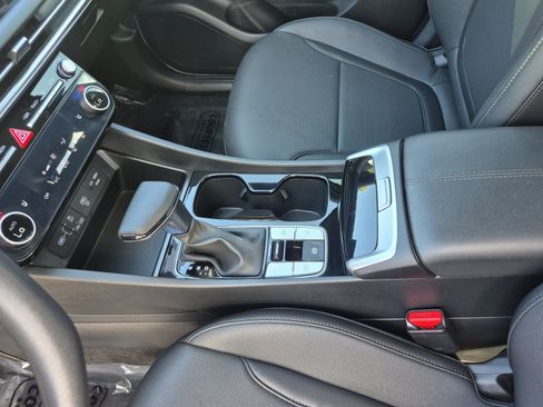 Certified 2025 Hyundai Santa Cruz SEL FWD image 18