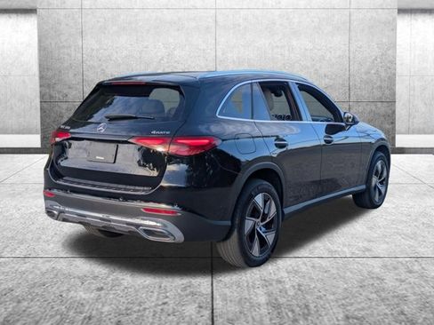 Used 2024 Mercedes-Benz GLC 300 4MATIC image 3