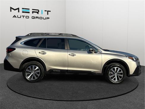 Used 2020 Subaru Outback Premium image 10