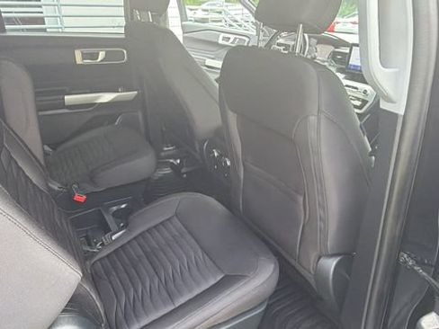 Used 2021 Ford Explorer XLT AWD/4WD image 19