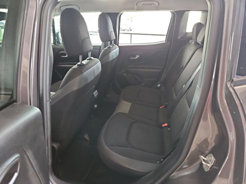 Used 2019 Jeep Renegade Altitude w/ Quick Order Package 2XM image 17