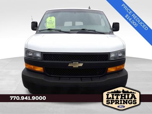 Used 2018 Chevrolet Express 2500 Extended image 2