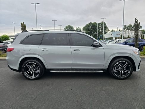 Used 2024 Mercedes-Benz GLS 450 4MATIC image 7