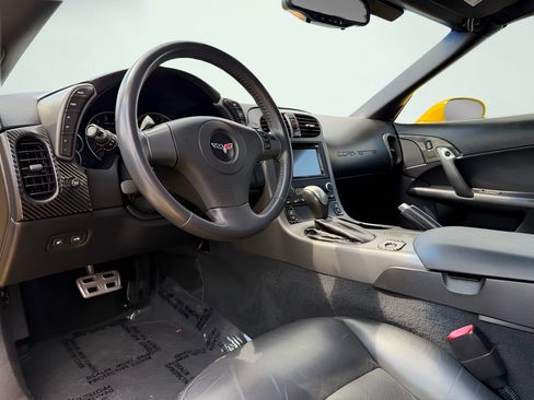 Used 2007 Chevrolet Corvette Coupe w/ Preferred Equipment Group RWD image 34