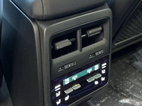 Certified 2025 Porsche Macan Electric RWD image 15