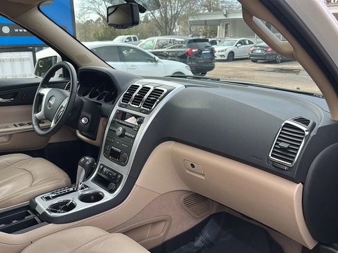 Used 2012 GMC Acadia SLT image 17