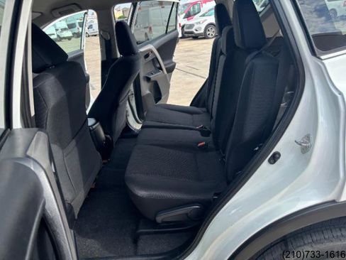 Used 2016 Toyota RAV4 LE FWD image 24