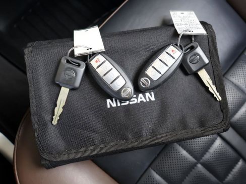 Used 2018 Nissan Titan Platinum Reserve w/ Platinum Utility Package image 28