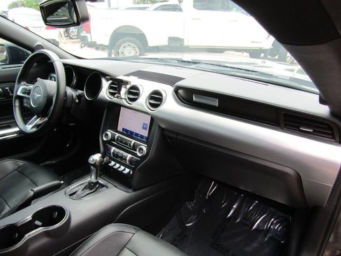 Used 2019 Ford Mustang GT Premium w/ Black Accent Package RWD image 10