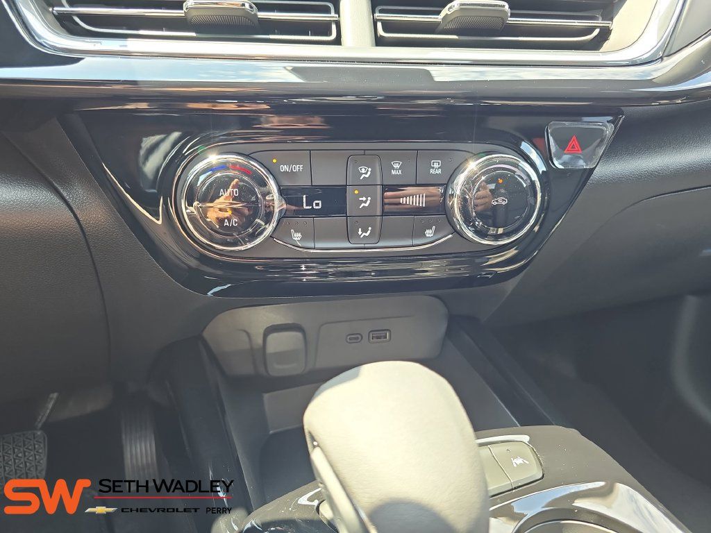 New 2026 Chevrolet Trax RS w/ Driver Confidence Package FWD image 24