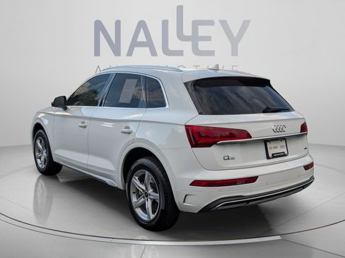 Used 2023 Audi Q5 2.0T Premium w/ Convenience Package AWD/4WD image 3