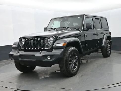 Used 2025 Jeep Wrangler Unlimited Sport AWD/4WD image 1
