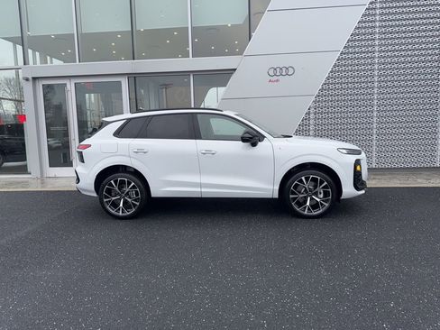 New 2026 Audi Q3 quattro 2.0T image 2