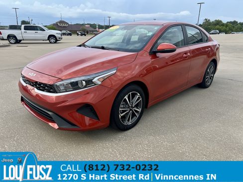 Used 2023 Kia Forte LXS w/ LXS Technology Package FWD image 3