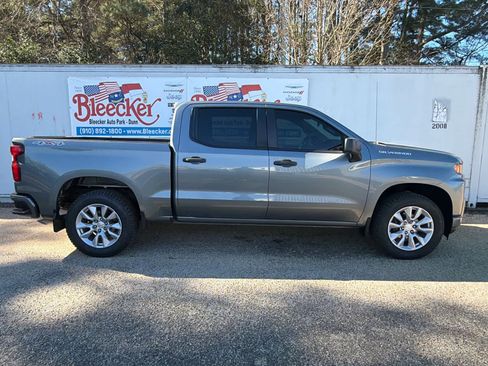 Used 2021 Chevrolet Silverado 1500 Custom w/ Safety Confidence Package image 2